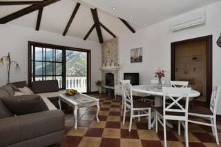 Апартаменты Boka Gardens Seaside Resort Котор Апартаменты с видом на море-3