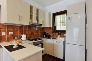 Апартаменты Boka Gardens Seaside Resort Котор Апартаменты с видом на море-4