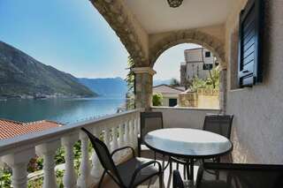 Апартаменты Boka Gardens Seaside Resort Котор Апартаменты с видом на море-1