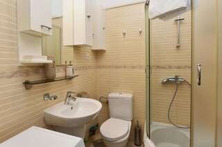 Апартаменты Boka Gardens Seaside Resort Котор Апартаменты с видом на море-7