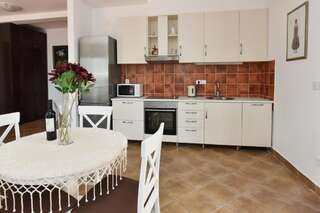 Апартаменты Boka Gardens Seaside Resort Котор Апартаменты с видом на море-5