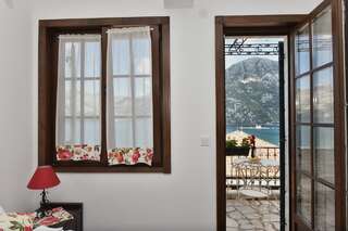 Апартаменты Boka Gardens Seaside Resort Котор Апартаменты с видом на море-1