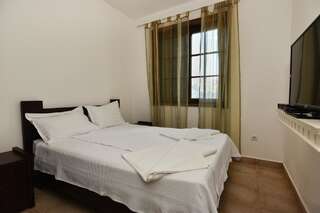 Апартаменты Boka Gardens Seaside Resort Котор Апартаменты с видом на море-3