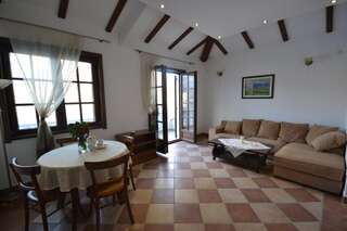 Апартаменты Boka Gardens Seaside Resort Котор Апартаменты с 2 спальнями, балконом и видом на море - Дополнительное здание-3