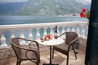 Апартаменты Boka Gardens Seaside Resort Котор Апартаменты с видом на море-1