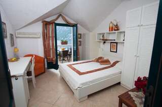 Апартаменты Boka Gardens Seaside Resort Котор Апартаменты с видом на море-1